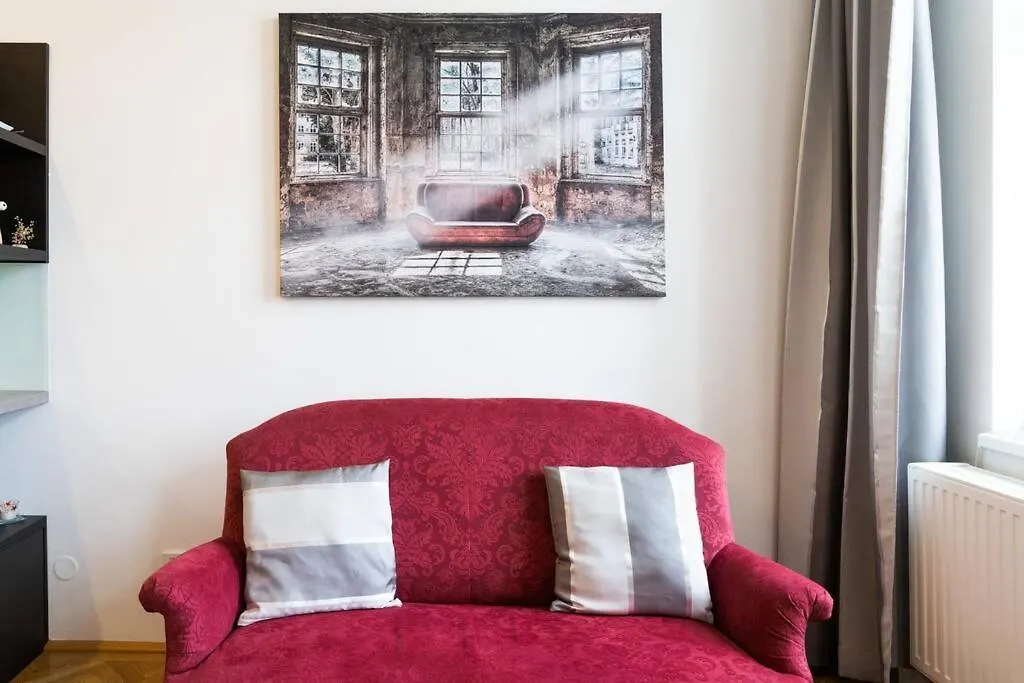 Apartment Stylovy Byt S Cervenou Pohovkou Kousek Od Hlavniho Nadrazi Brno